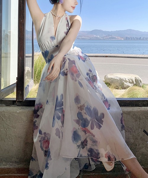 Grandeir（グランディール）の「バッククロスフレアロングワンピース（ワンピース・レディース・ホワイト系その他・M）」の2枚目の写真