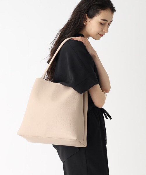 OPAQUE.CLIP（オペークドットクリップ）の「◆【A4収納可/軽量】合皮タテ型ワンショルダーバッグ（ショルダーバッグ・レディース・グレー/ブラック/ベージュ・00）」の3枚目の写真