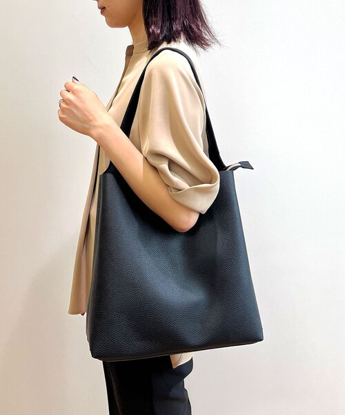 OPAQUE.CLIP（オペークドットクリップ）の「◆【A4収納可/軽量】合皮タテ型ワンショルダーバッグ（ショルダーバッグ・レディース・グレー/ブラック/ベージュ・00）」の4枚目の写真