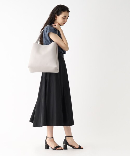 OPAQUE.CLIP（オペークドットクリップ）の「◆【A4収納可/軽量】合皮タテ型ワンショルダーバッグ（ショルダーバッグ・レディース・グレー/ブラック/ベージュ・00）」の10枚目の写真