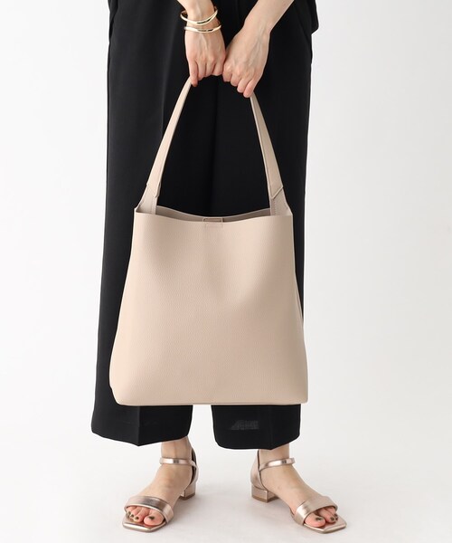 OPAQUE.CLIP（オペークドットクリップ）の「◆【A4収納可/軽量】合皮タテ型ワンショルダーバッグ（ショルダーバッグ・レディース・グレー/ブラック/ベージュ・00）」の11枚目の写真