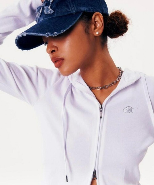 runningHIGH(ランニングハイ)の「【runningHIGH】RH LOGO SLIM ZIP UP HOODIE(パーカー・レディース・グレー/ホワイト/ブラック・ONE SIZE)」の6枚目の写真