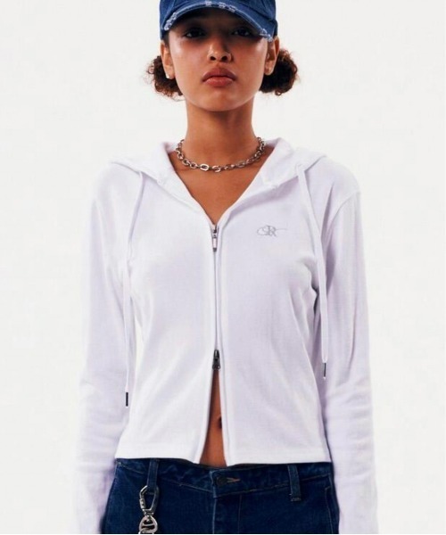 runningHIGH(ランニングハイ)の「【runningHIGH】RH LOGO SLIM ZIP UP HOODIE(パーカー・レディース・グレー/ホワイト/ブラック・ONE SIZE)」の8枚目の写真