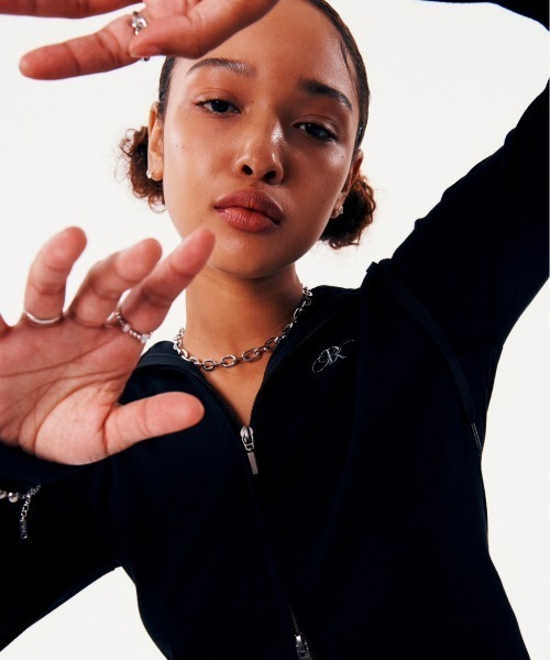 runningHIGH(ランニングハイ)の「【runningHIGH】RH LOGO SLIM ZIP UP HOODIE(パーカー・レディース・グレー/ホワイト/ブラック・ONE SIZE)」の13枚目の写真