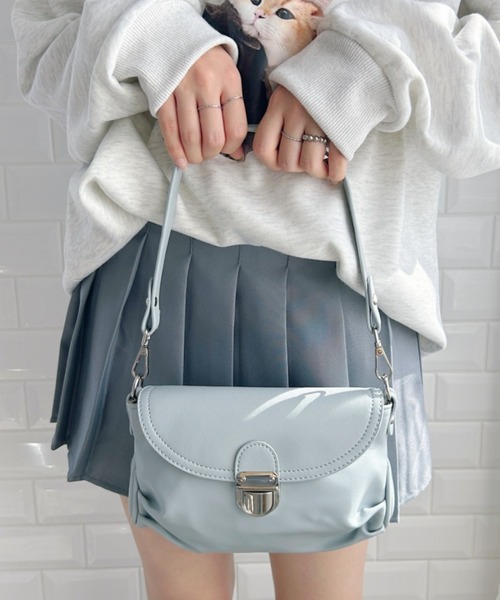√nuage(ルートニュアージュ)の「バックルフラップPUワンハンドルバッグ(ショルダーバッグ・レディース・ブラック/ライトブルー/ホワイト・FREE)」の1枚目の写真