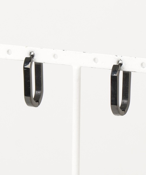 BUTTON&CUFFLINKS(ボタンアンドカフリンクス)の「BUTTON&CUFFLINKS ボタンアンドカフリンクス:ステンレス 楕円ピアス 21mm(ピアス(両耳用)・レディース・ゴールド/シルバー/ブラック・FREE)」の7枚目の写真