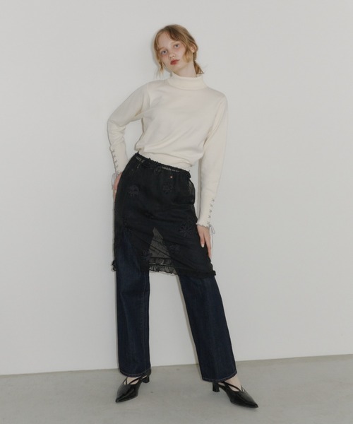 idem(イデム)の「lace up ribbon turtle knit/袖口レースアップタートルニット(ニット/セーター・レディース・ブラック/アイボリー/ブラウン・FREE)」の20枚目の写真