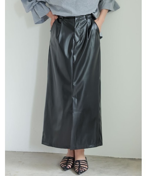 今期　フェイクレザー サイド リブ スカート ¥13,750 （税込） Ray BEAMS（レイ ビームス）フェイクレザー サイド リブ