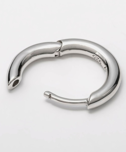 TOM WOOD(トムウッド)の「TOM WOOD classic hoop small トムウッド クラシック スターリングシルバー 925 ピアス(両耳用)(ピアス(両耳用)・レディース・シルバー・SMALL)」の5枚目の写真
