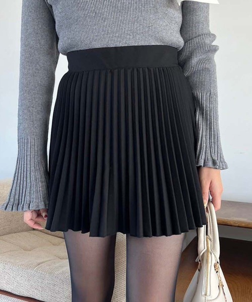 one after another NICE CLAUP（ワンアフターアナザーナイスクラップ）の「細プリーツミニスカート（スカート・レディース・ベージュ/ブラック/グレー・FREE）」の4枚目の写真