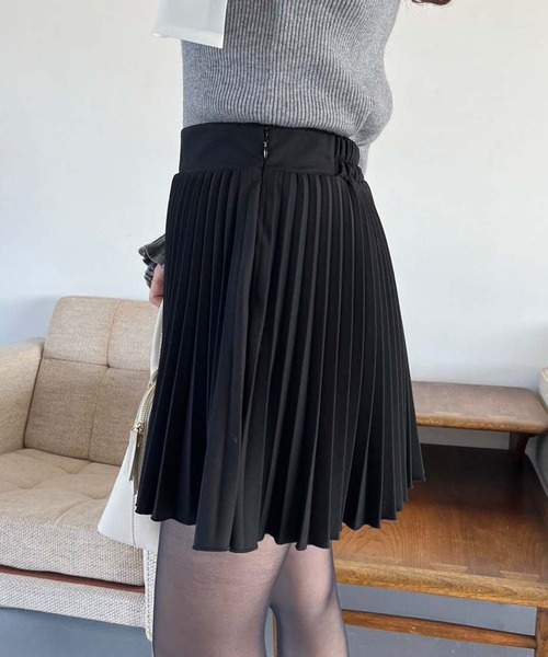one after another NICE CLAUP（ワンアフターアナザーナイスクラップ）の「細プリーツミニスカート（スカート・レディース・ベージュ/ブラック/グレー・FREE）」の5枚目の写真