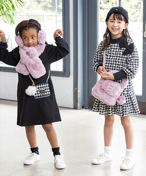 kate spade new york kids(ケイトスペードニューヨーク)の「トドラー フェイクファーマフラー(マフラー・キッズ・サックスブルー/アイボリー/ピンク・F)」の7枚目の写真