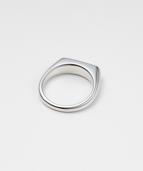 TOM WOOD(トムウッド)の「TOM WOOD Mario Ring White MOP トムウッド マリオ ホワイト マザーオブパール スターリングシルバー 925 リング(リング・レディース・シルバー・50/52/54/48)」の4枚目の写真