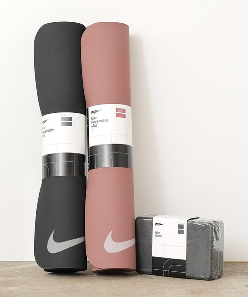 NIKE（ナイキ）の「NIKE/ナイキ ヨガマット 4mm リバーシブル（スポーツグッズ・メンズ・ダークグレー/ピンクベージュ・FREE）」の9枚目の写真