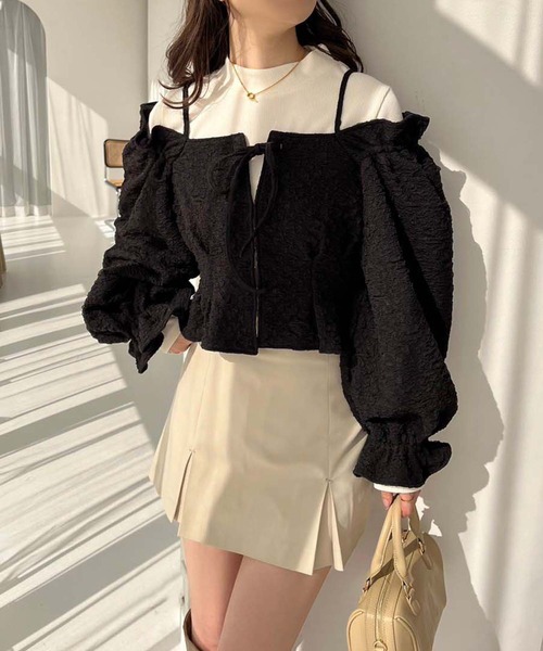 one after another NICE CLAUP（ワンアフターアナザーナイスクラップ）の「2枚セットオフショルブラウス（アンサンブル・レディース・ブラック/アイボリー/サックスブルー・FREE）」の4枚目の写真