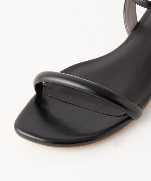 green label relaxing(グリーンレーベルリラクシング)の「パテッドベルト フラットサンダル(1.5cmヒール)(サンダル・レディース・ブラック/ブラウン/シルバー・S/M/L/XL)」の21枚目の写真