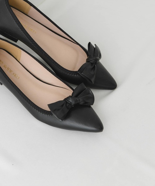 RODE SKO(ロデスコ)の「リボン2WAYパンプス(パンプス・レディース・ブラック/ドット・37/38/36)」の4枚目の写真