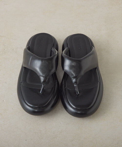 Kastane（カスタネ）の「*【新色追加/WEB限定カラー】トングフラットサンダル（サンダル・レディース・ブラック/シルバー/アイボリー・38/36/37）」の18枚目の写真