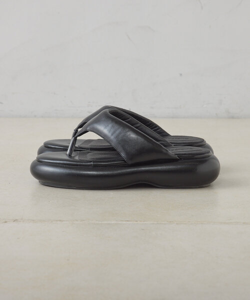 Kastane（カスタネ）の「*【新色追加/WEB限定カラー】トングフラットサンダル（サンダル・レディース・ブラック/シルバー/アイボリー・38/36/37）」の20枚目の写真