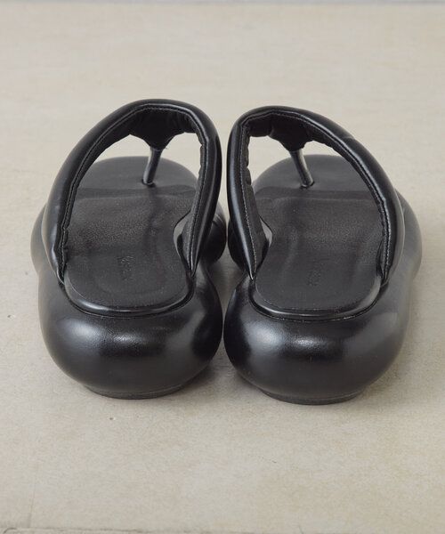 Kastane（カスタネ）の「*【新色追加/WEB限定カラー】トングフラットサンダル（サンダル・レディース・ブラック/シルバー/アイボリー・38/36/37）」の22枚目の写真