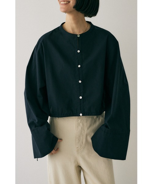 M_(エムアンダーバー)の「オーガニックコットン使用 一枚着にも羽織にも便利なノーカラーシャツ(シャツ/ブラウス・レディース・ライトカーキ/オフホワイト/ブラック・FREE)」の10枚目の写真