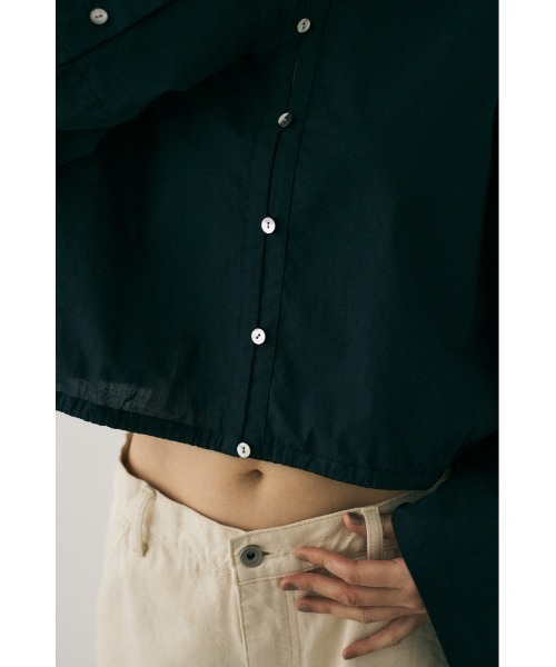 M_(エムアンダーバー)の「オーガニックコットン使用 一枚着にも羽織にも便利なノーカラーシャツ(シャツ/ブラウス・レディース・ライトカーキ/オフホワイト/ブラック・FREE)」の16枚目の写真