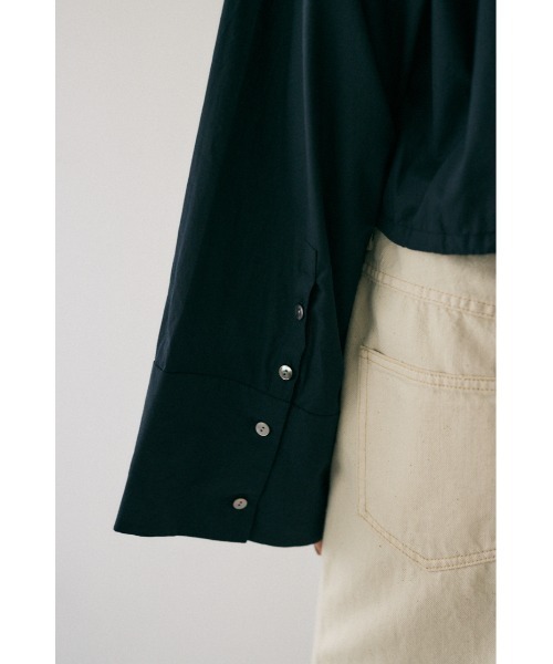 M_(エムアンダーバー)の「オーガニックコットン使用 一枚着にも羽織にも便利なノーカラーシャツ(シャツ/ブラウス・レディース・ライトカーキ/オフホワイト/ブラック・FREE)」の18枚目の写真