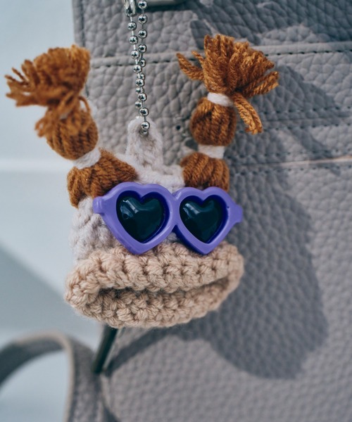 macaroni edge（マカロニエッジ）の「〈macaroni edge/マカロニエッジ〉毛糸のキーカバー（キーケース/キーアクセサリー・レディース・グリーン×オレンジ/ブルー系/オレンジ/ブルー/ピンク/ライトグリーン/ベージュ/チャコールグレー・ONE SIZE）」の3枚目の写真