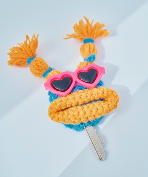 macaroni edge（マカロニエッジ）の「〈macaroni edge/マカロニエッジ〉毛糸のキーカバー（キーケース/キーアクセサリー・レディース・グリーン×オレンジ/ブルー系/オレンジ/ブルー/ピンク/ライトグリーン/ベージュ/チャコールグレー・ONE SIZE）」の6枚目の写真