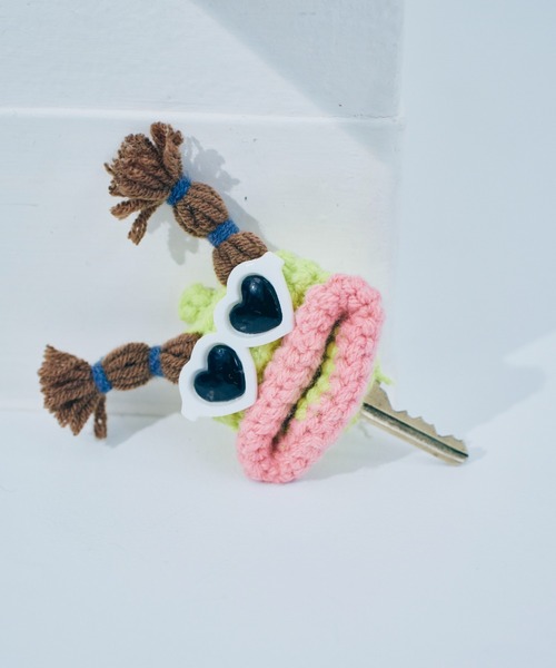 macaroni edge（マカロニエッジ）の「〈macaroni edge/マカロニエッジ〉毛糸のキーカバー（キーケース/キーアクセサリー・レディース・グリーン×オレンジ/ブルー系/オレンジ/ブルー/ピンク/ライトグリーン/ベージュ/チャコールグレー・ONE SIZE）」の4枚目の写真