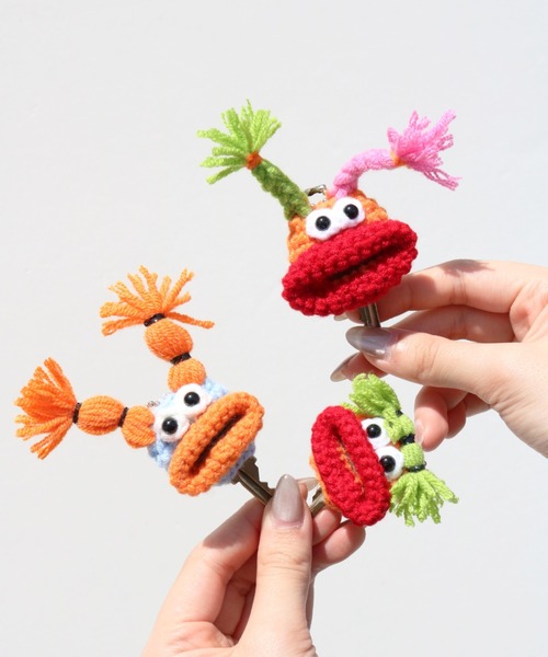 macaroni edge（マカロニエッジ）の「〈macaroni edge/マカロニエッジ〉毛糸のキーカバー（キーケース/キーアクセサリー・レディース・グリーン×オレンジ/ブルー系/オレンジ/ブルー/ピンク/ライトグリーン/ベージュ/チャコールグレー・ONE SIZE）」の12枚目の写真