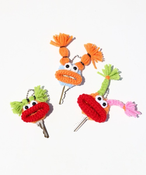 macaroni edge（マカロニエッジ）の「〈macaroni edge/マカロニエッジ〉毛糸のキーカバー（キーケース/キーアクセサリー・レディース・グリーン×オレンジ/ブルー系/オレンジ/ブルー/ピンク/ライトグリーン/ベージュ/チャコールグレー・ONE SIZE）」の10枚目の写真