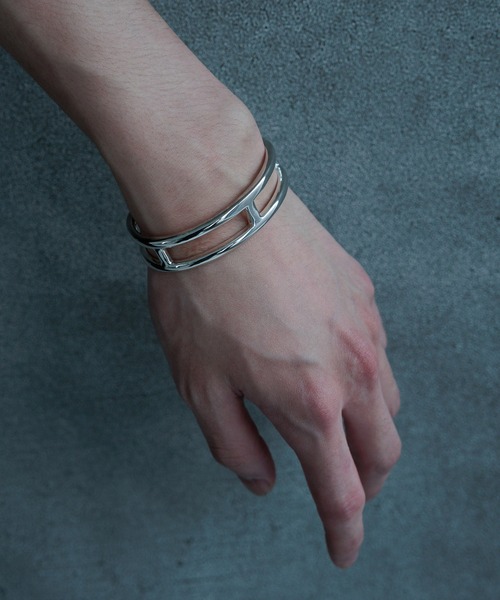 HARE(ハレ)の「Hモチーフバングル(HARE)(バングル/リストバンド・メンズ・シルバー・FREE)」の1枚目の写真