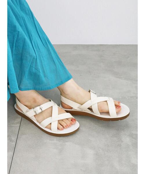 Samansa Mos2 blue（サマンサモスモスブルー）の「【ふっくらクッション】クロスベルトサンダル（ドレスシューズ・レディース・ブラック/キナリ/ブラウン・M/L）」の4枚目の写真