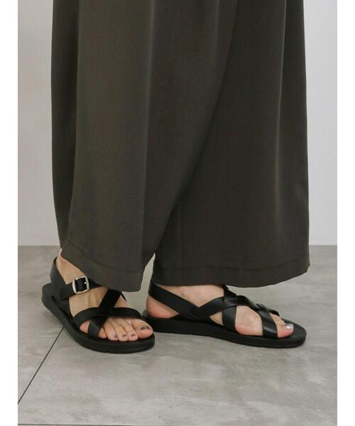 Samansa Mos2 blue（サマンサモスモスブルー）の「【ふっくらクッション】クロスベルトサンダル（ドレスシューズ・レディース・ブラック/キナリ/ブラウン・M/L）」の6枚目の写真