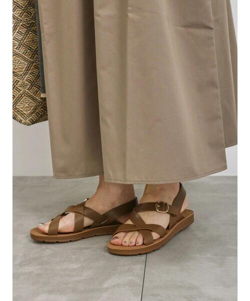 Samansa Mos2 blue（サマンサモスモスブルー）の「【ふっくらクッション】クロスベルトサンダル（ドレスシューズ・レディース・ブラック/キナリ/ブラウン・M/L）」の12枚目の写真