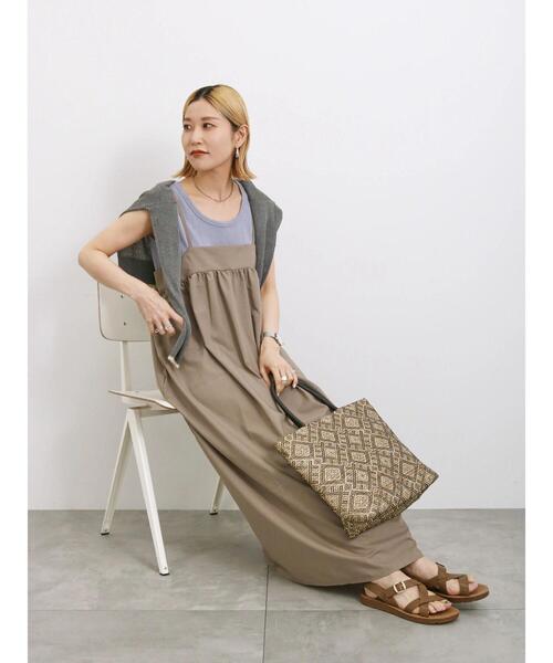 Samansa Mos2 blue（サマンサモスモスブルー）の「【ふっくらクッション】クロスベルトサンダル（ドレスシューズ・レディース・ブラック/キナリ/ブラウン・M/L）」の14枚目の写真