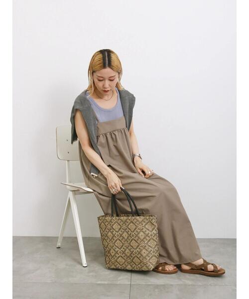 Samansa Mos2 blue（サマンサモスモスブルー）の「【ふっくらクッション】クロスベルトサンダル（ドレスシューズ・レディース・ブラック/キナリ/ブラウン・M/L）」の15枚目の写真