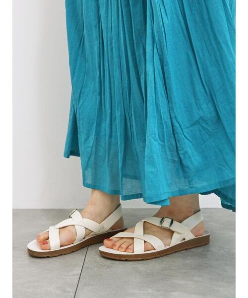 Samansa Mos2 blue（サマンサモスモスブルー）の「【ふっくらクッション】クロスベルトサンダル（ドレスシューズ・レディース・ブラック/キナリ/ブラウン・M/L）」の17枚目の写真