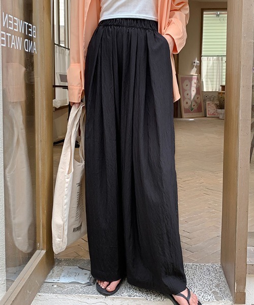 Vipoa(ヴィポア)の「ベーシックルーズナイロンパンツ(その他パンツ・レディース・ブラック/ベージュ/ピンク/ブルー/グレー/アイボリー・FREE)」の3枚目の写真
