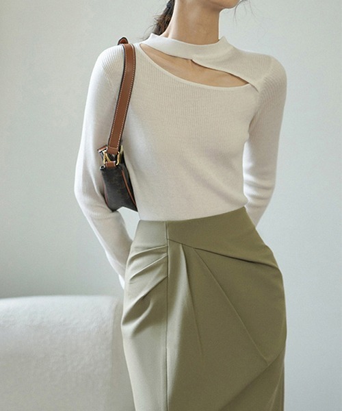 c.u.l（シーユーエル）の「タイトフィット カットアウト カッティングカットソー culw695（Tシャツ/カットソー・レディース・ブラック/ホワイト・FREE）」の6枚目の写真