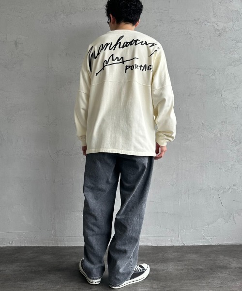 Manhattan Portage（マンハッタンポーテージ）の「[MANHATTAN PORTAGE/マンハッタンポーテージ] 別注 手書き風バックプリント ロングスリーブTシャツ（Tシャツ/カットソー・レディース・チャコールグレー/グレー/アイボリー・S/M/L/XL）」の19枚目の写真
