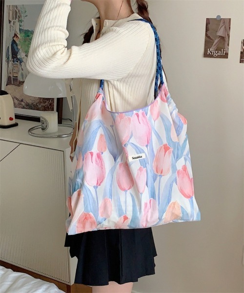 Ritzy(リッツィー)の「15柄 プリント トートバッグ(トートバッグ・レディース・A/B/C/D/E/F/G/H/I/J/K/L/M/N/O・FREE)」の10枚目の写真