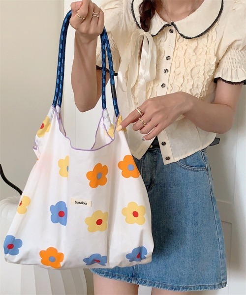 Ritzy(リッツィー)の「15柄 プリント トートバッグ(トートバッグ・レディース・A/B/C/D/E/F/G/H/I/J/K/L/M/N/O・FREE)」の22枚目の写真