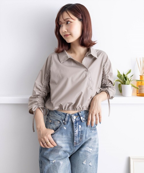 clear（クリア）の「ショート丈袖シャーリングシャツ[着回し抜群 大人 カジュアル]≪再入荷≫（シャツ/ブラウス・レディース・チャコールグレー/オフホワイト/グレイッシュベージュ・F）」の16枚目の写真