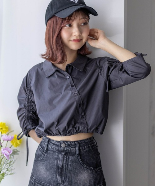 clear（クリア）の「ショート丈袖シャーリングシャツ[着回し抜群 大人 カジュアル]≪再入荷≫（シャツ/ブラウス・レディース・チャコールグレー/オフホワイト/グレイッシュベージュ・F）」の22枚目の写真