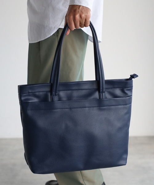 GUSCIO UOMO（グッシオ ウォーモ）の「【グッシオウォーモ】シンプル PUレザー軽量トートバッグ EC限定（トートバッグ・メンズ・ネイビー/ダークグレー/ブラック・FREE）」の3枚目の写真