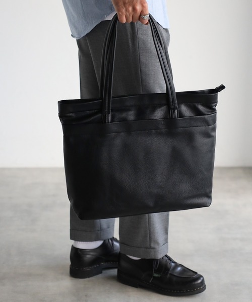 GUSCIO UOMO（グッシオ ウォーモ）の「【グッシオウォーモ】シンプル PUレザー軽量トートバッグ EC限定（トートバッグ・メンズ・ネイビー/ダークグレー/ブラック・FREE）」の20枚目の写真