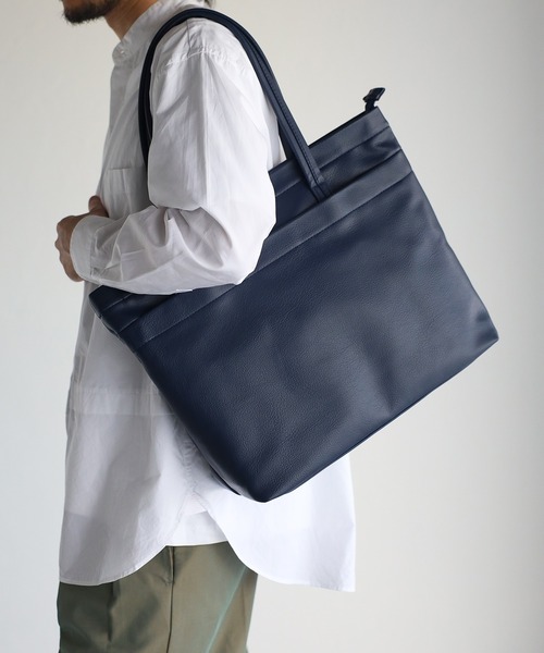 GUSCIO UOMO（グッシオ ウォーモ）の「【グッシオウォーモ】シンプル PUレザー軽量トートバッグ EC限定（トートバッグ・メンズ・ネイビー/ダークグレー/ブラック・FREE）」の14枚目の写真