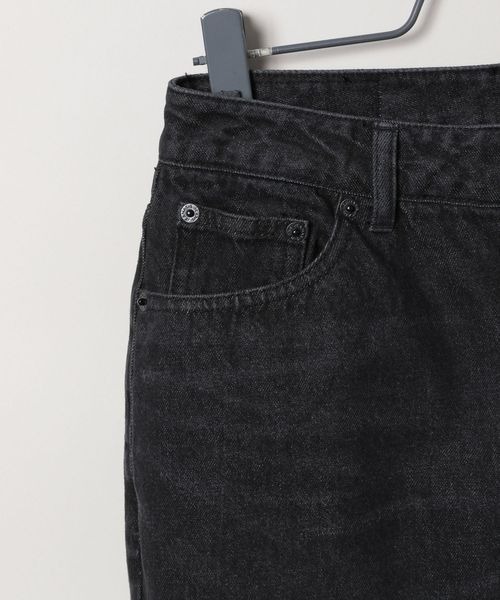 JEANASIS（ジーナシス）の「スタッズストレートデニム/144083（デニムパンツ・レディース・ブラック/ブルー系その他・SMALL/MEDIUM）」の3枚目の写真